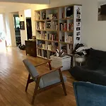 Apartment With Garden Near Montmartre